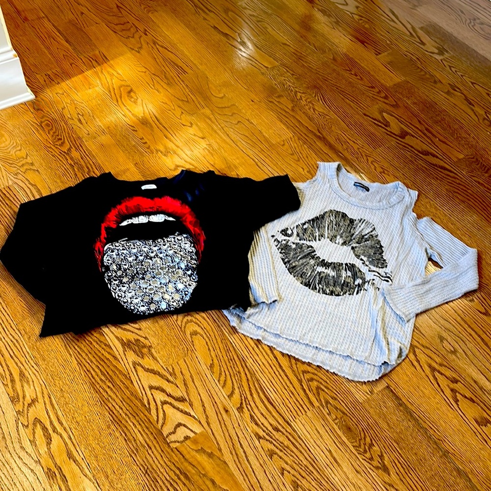 Lauren Moshi tops with lips graphic